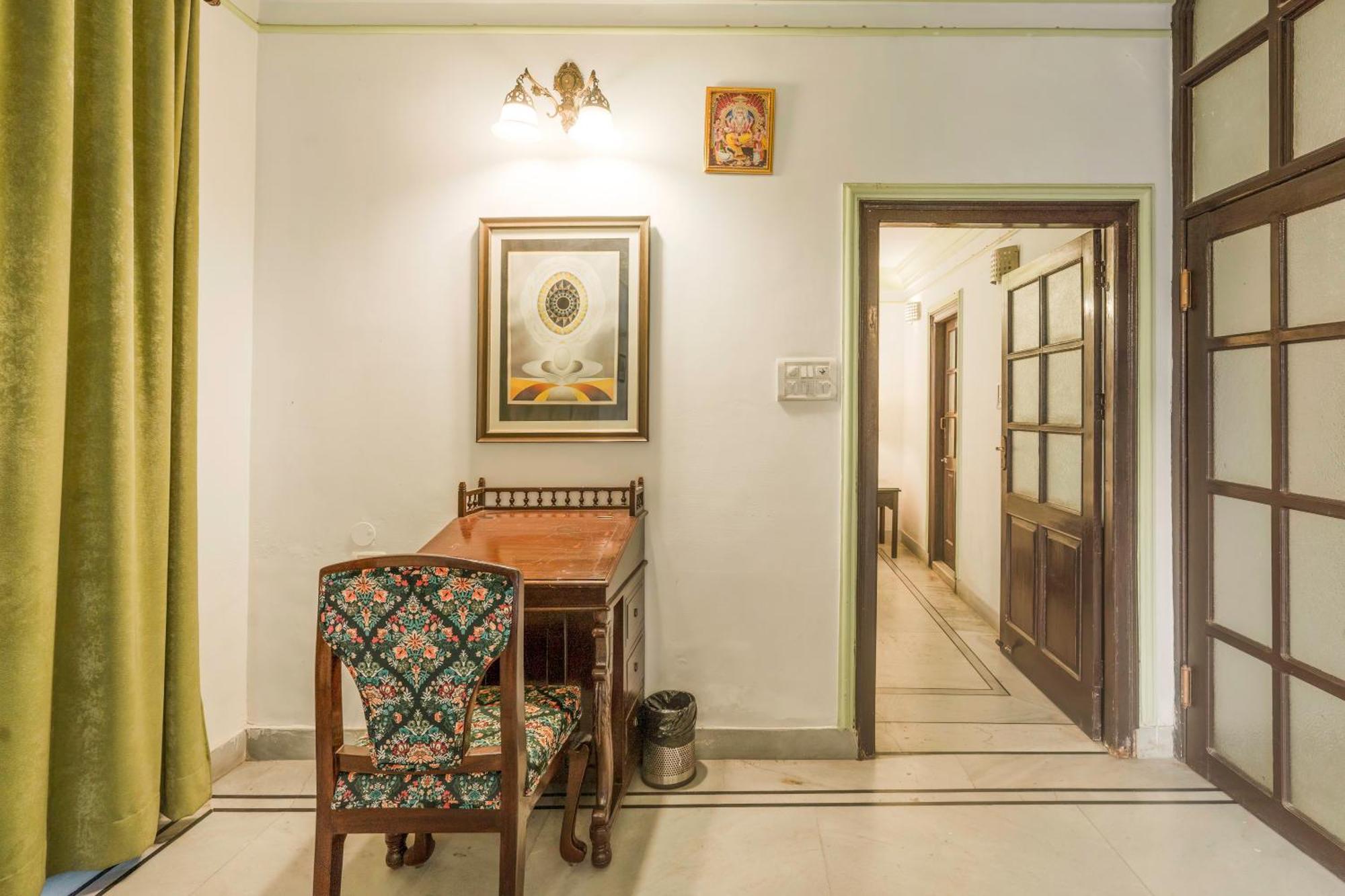 A Mansion Hotel Kashipur Bagian luar foto